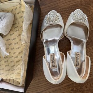 White Satin Bagley Mischka Shoes 8.5